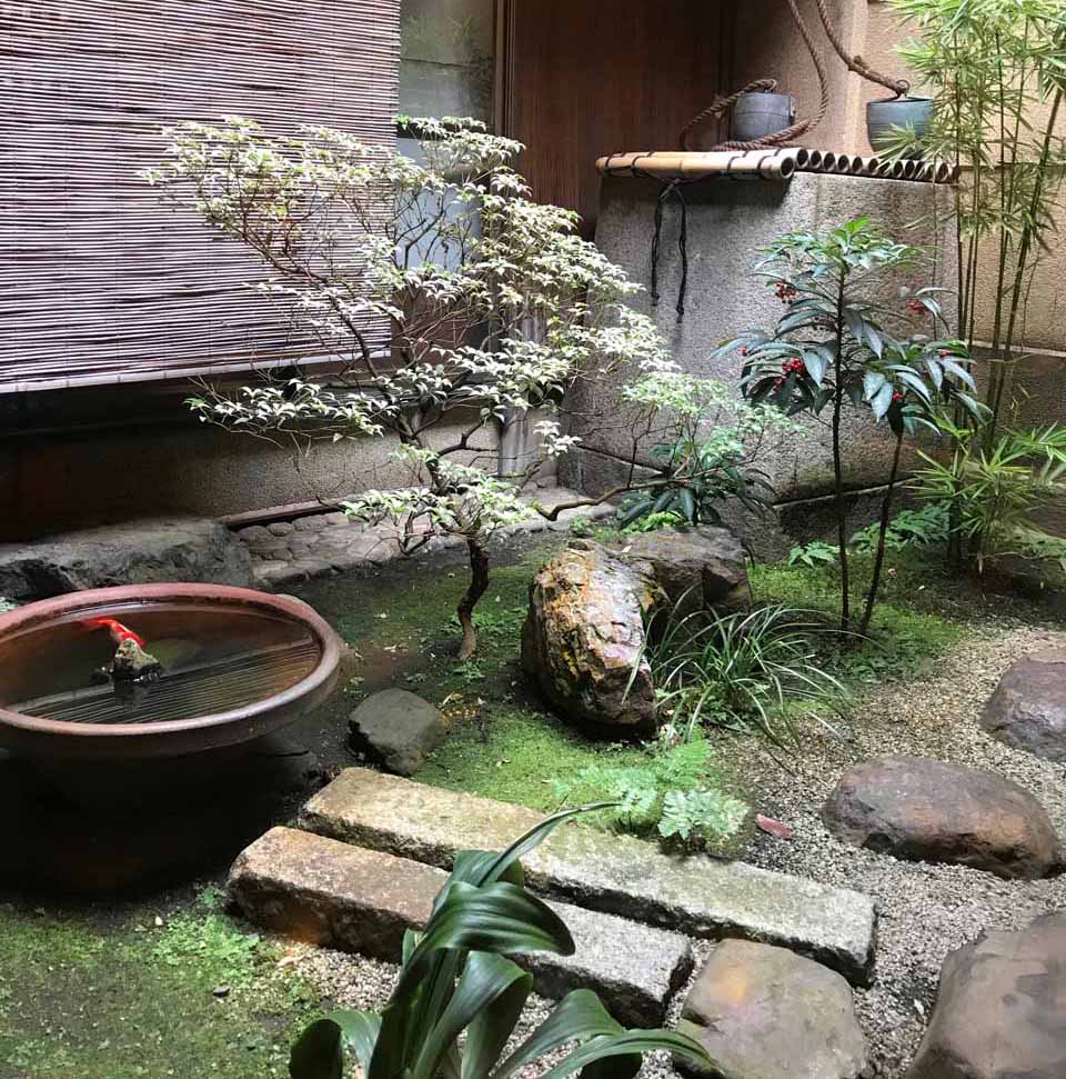 栖園 中庭