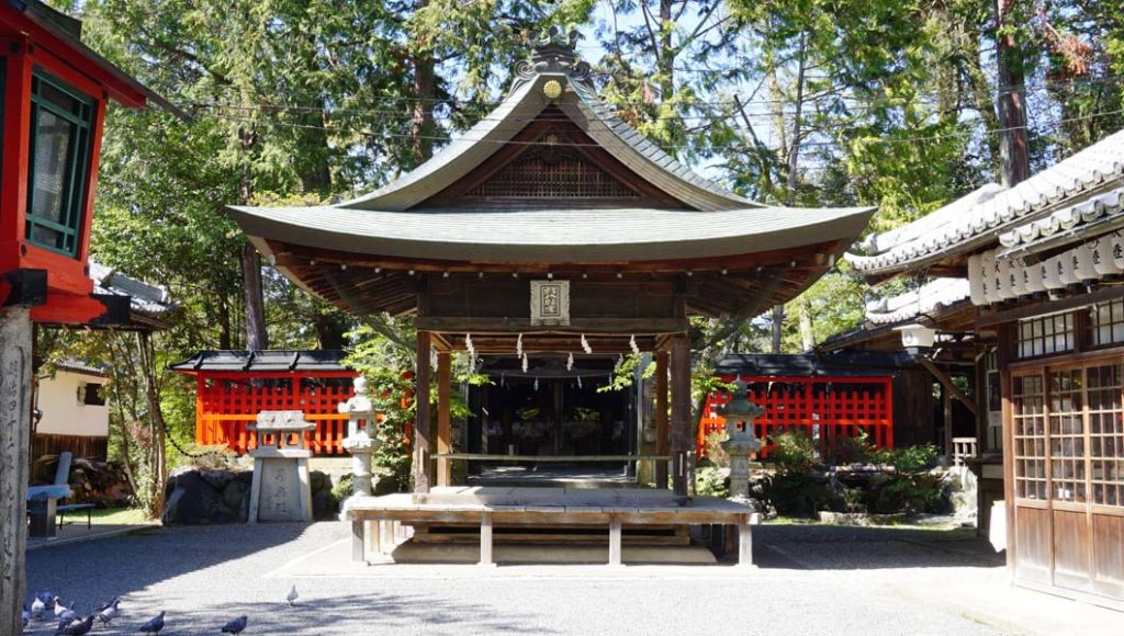 三宅八幡宮拝殿