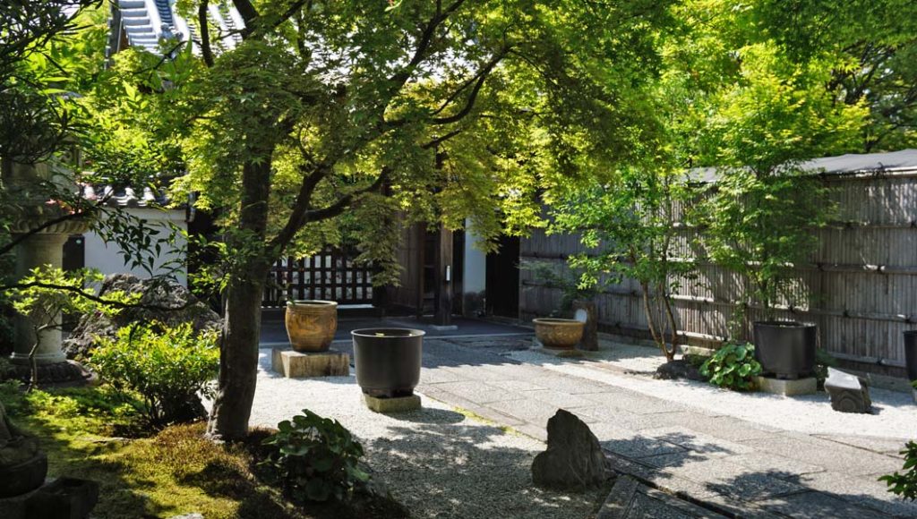 長興院 玄関