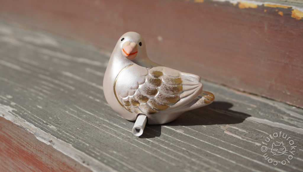 鳩の置物おみくじ