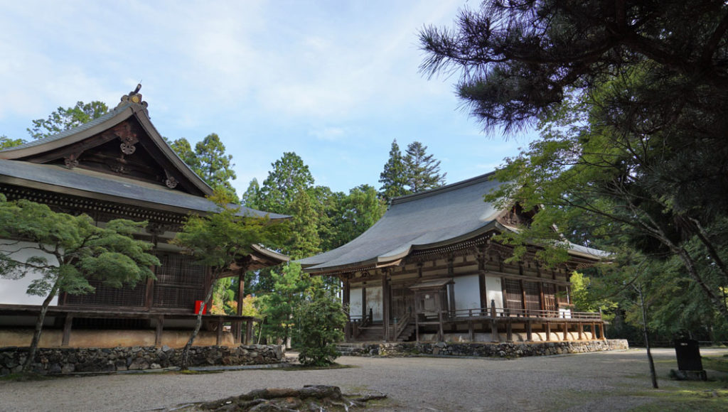 神護寺 五大堂と毘沙門堂