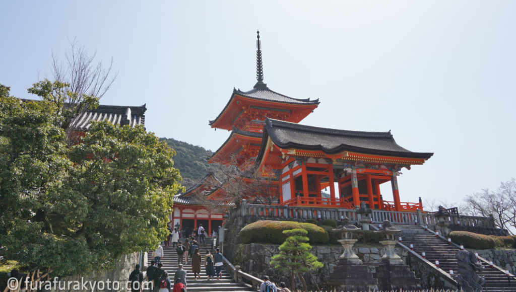 清水寺西門・三重塔