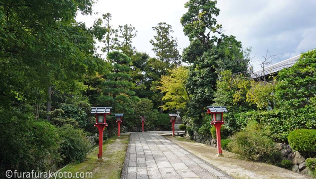 わら天神宮参道