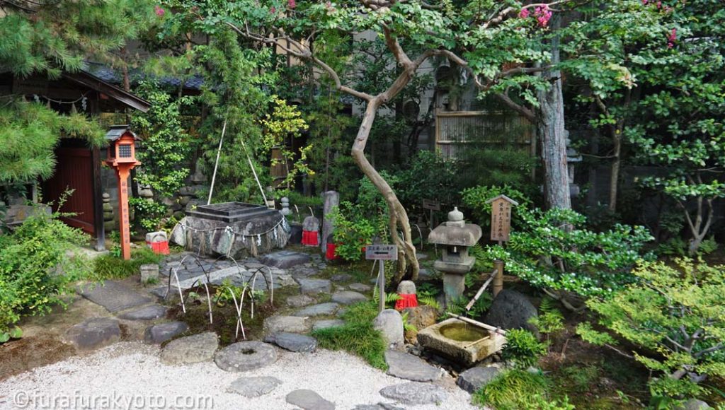 六道珍皇寺 本堂裏庭